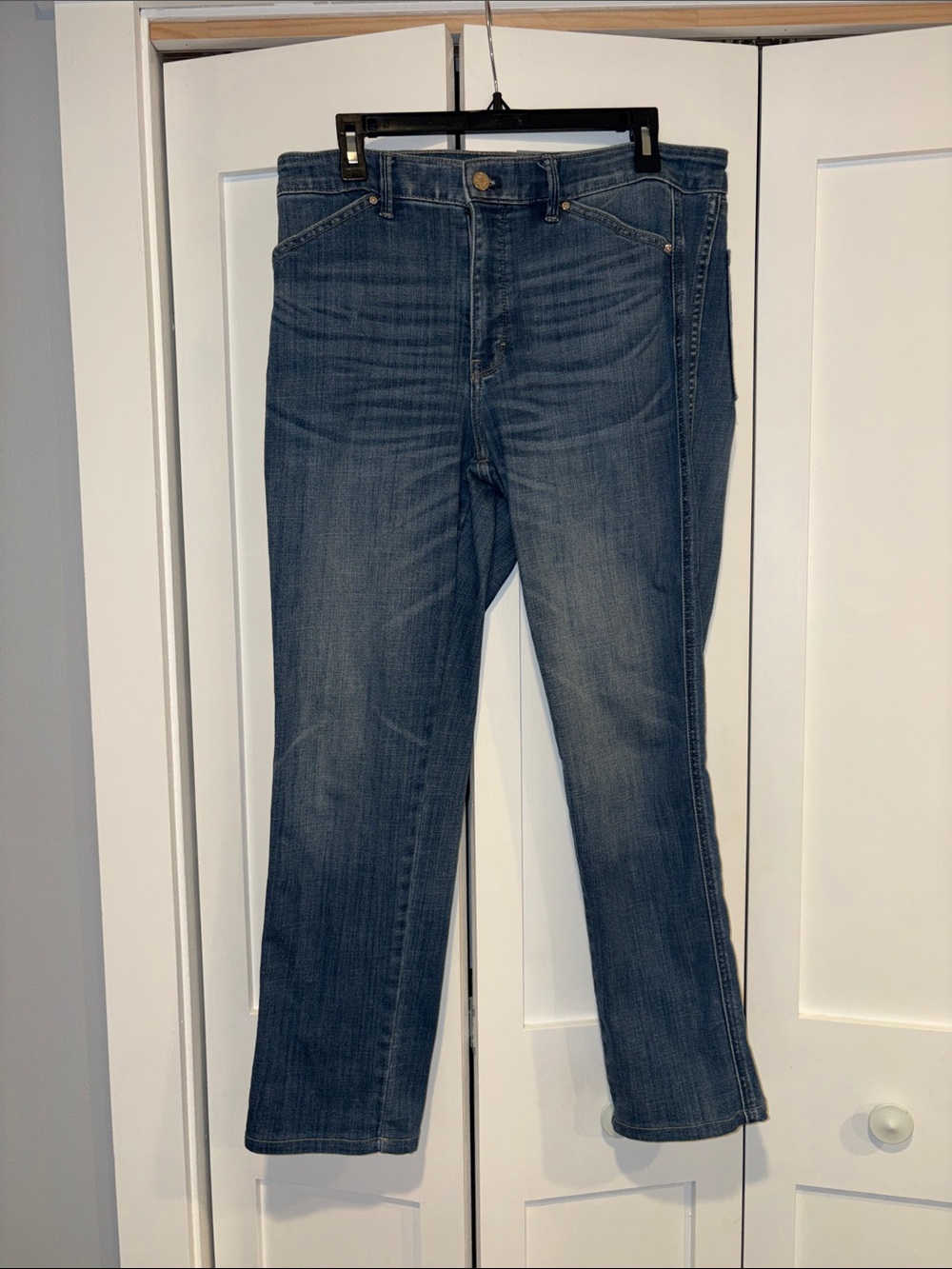 White House Black Market Women's Straight-Leg Mid Blue Jeans